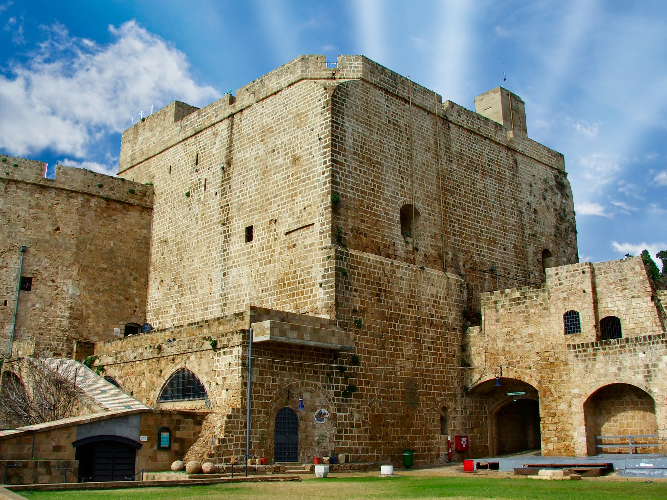 Akko Tower 